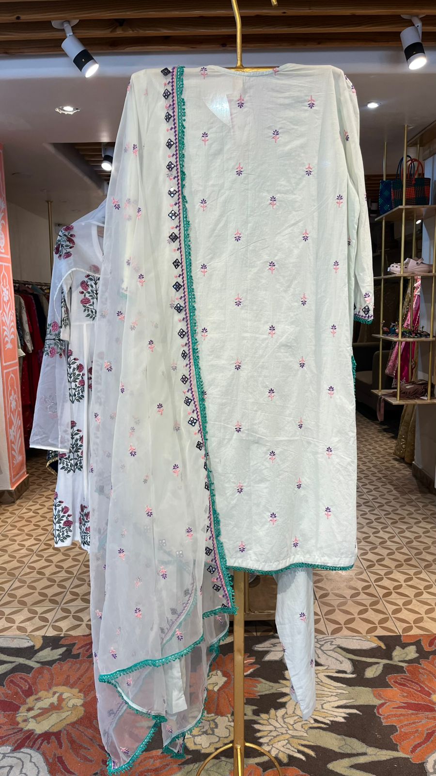 NIHA SKY STRAIGHT SET