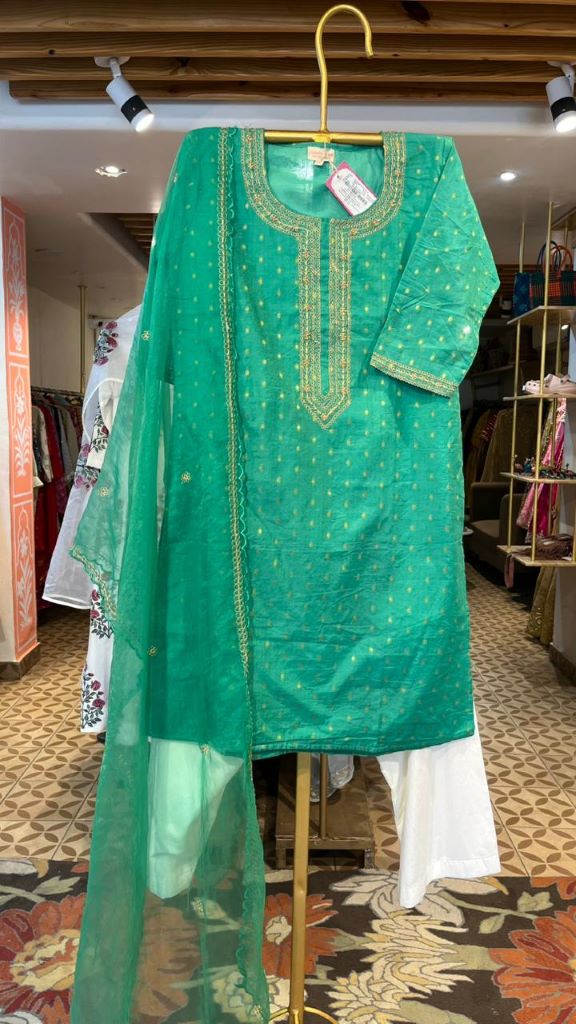 HEER GREEN STRAIGHT SET