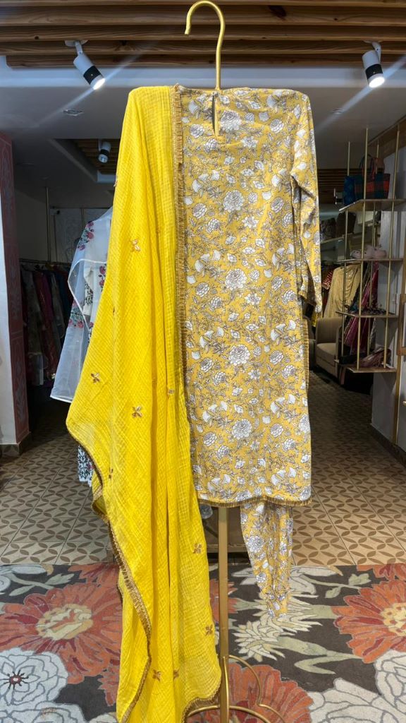 MARIGOLD YELLOW STRAIGHT SET Gulabo Jaipur