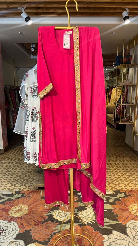 KALISTA PINK STRAIGHT SET