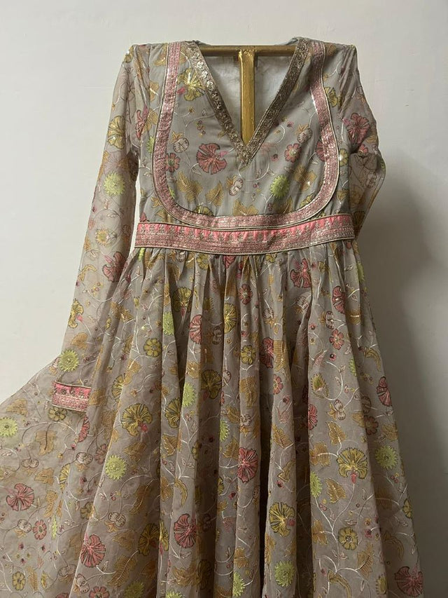 MIA GOLDEN GOWN