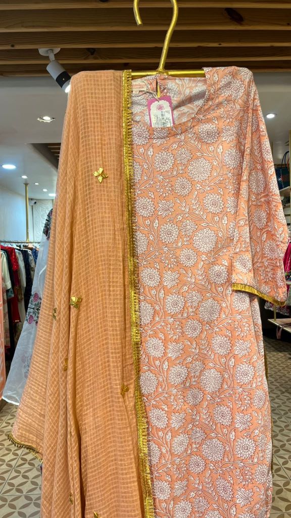 MARIGOLD PEACH STRAIGHT SET