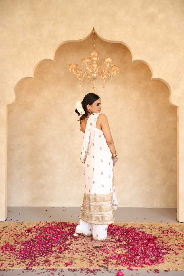 Hunar White Gota Lace Georgette Straight Kurta Set With Dupatta - view 2