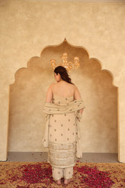 Hunar Beige Gota Lace Georgette Straight Kurta Set With Dupatta - view 4