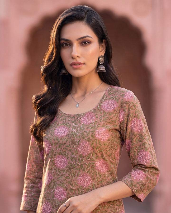 Mauve Floral Kurta – detail view
