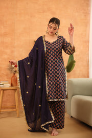 Rumi Navy Blue Cotton Taari Lace Straight Kurta Set With Doriya Dupatta - view 3