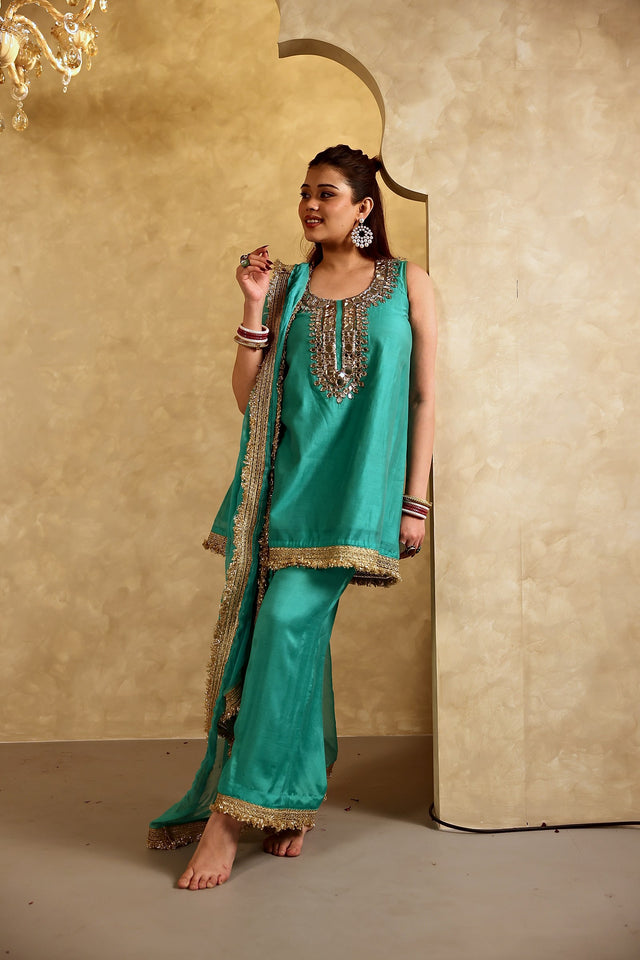 Mikka Green Sleeveless Chanderi Mirror Work Kurta Set With Chiffon Dupatta - view 2