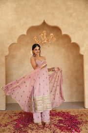 Hunar Pink Gota Lace Georgette Straight Kurta Set With Dupatta - view 3