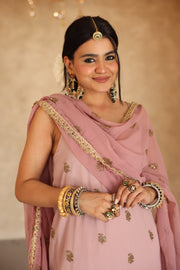 Hunar Pink Gota Lace Georgette Straight Kurta Set With Dupatta - view 5