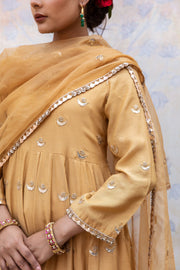 Gold Chand Patti Chandni Beige Muslin Anarkali Set With Organza Dupatta 3