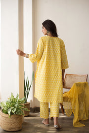Anjuli Yellow Straight Kurta Set 6