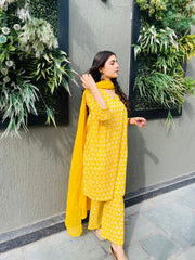 Anjuli Yellow Straight Kurta Set 7