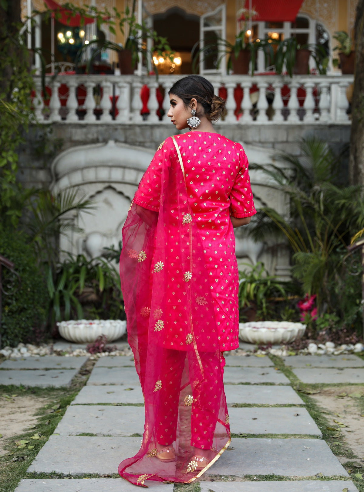 Falki Pink Cotton Silk Straight Kurta Set With Organza Dupatta