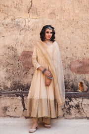 Gulzar Beige Muslin Anarkali Set With Organza Dupatta 5