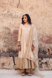 Gulzar Beige Muslin Anarkali Set With Organza Dupatta 1