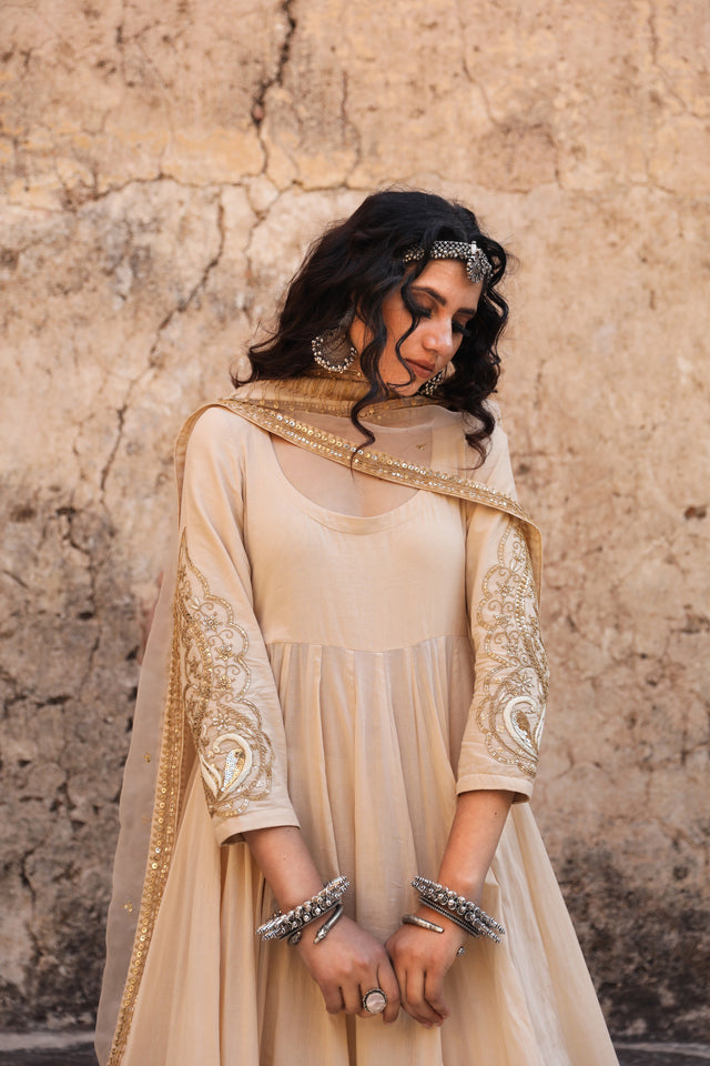 Gulzar Beige Muslin Anarkali Set With Organza Dupatta