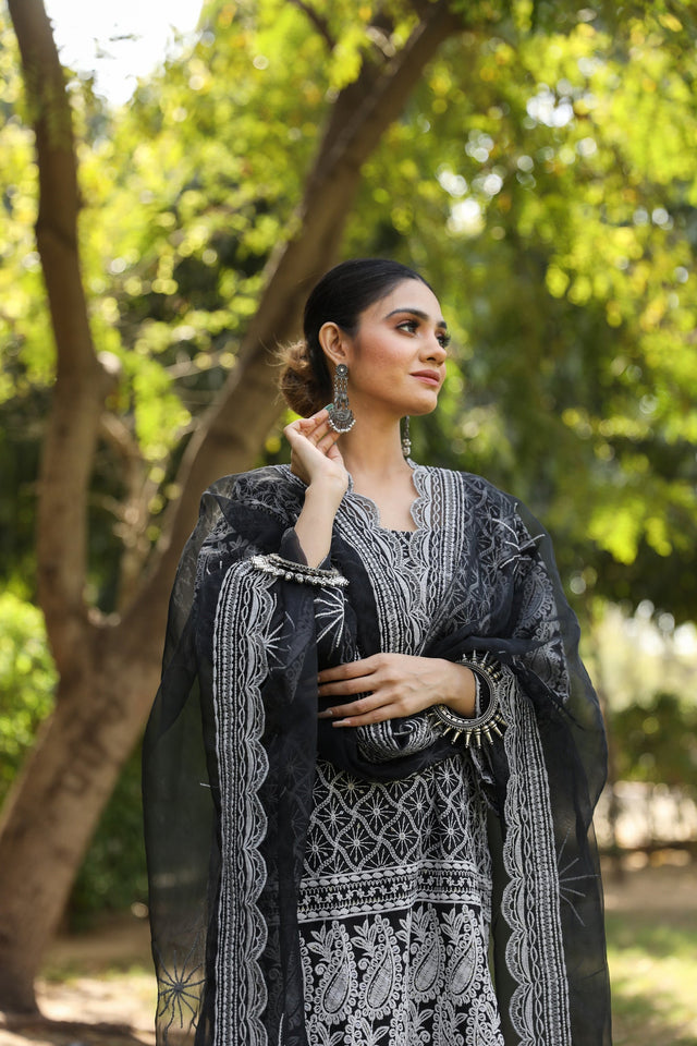 Chikan Hina Black Straight Kurta Set With Organza Dupatta