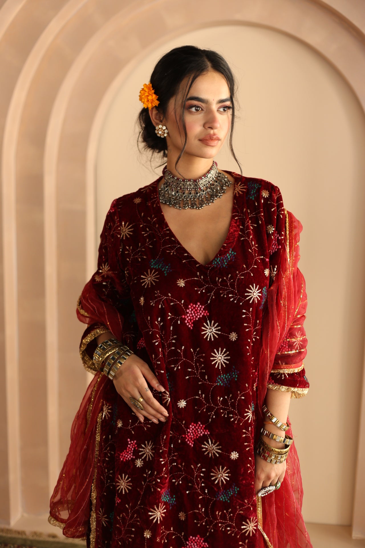 Resham online thread necklace