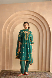 Shama Green Georgette Straight Kurta Set With Gota Patti Detailing 1
