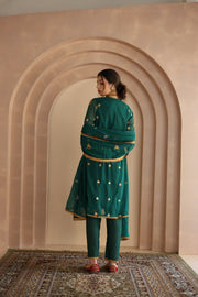Shama Green Georgette Straight Kurta Set With Gota Patti Detailing 4