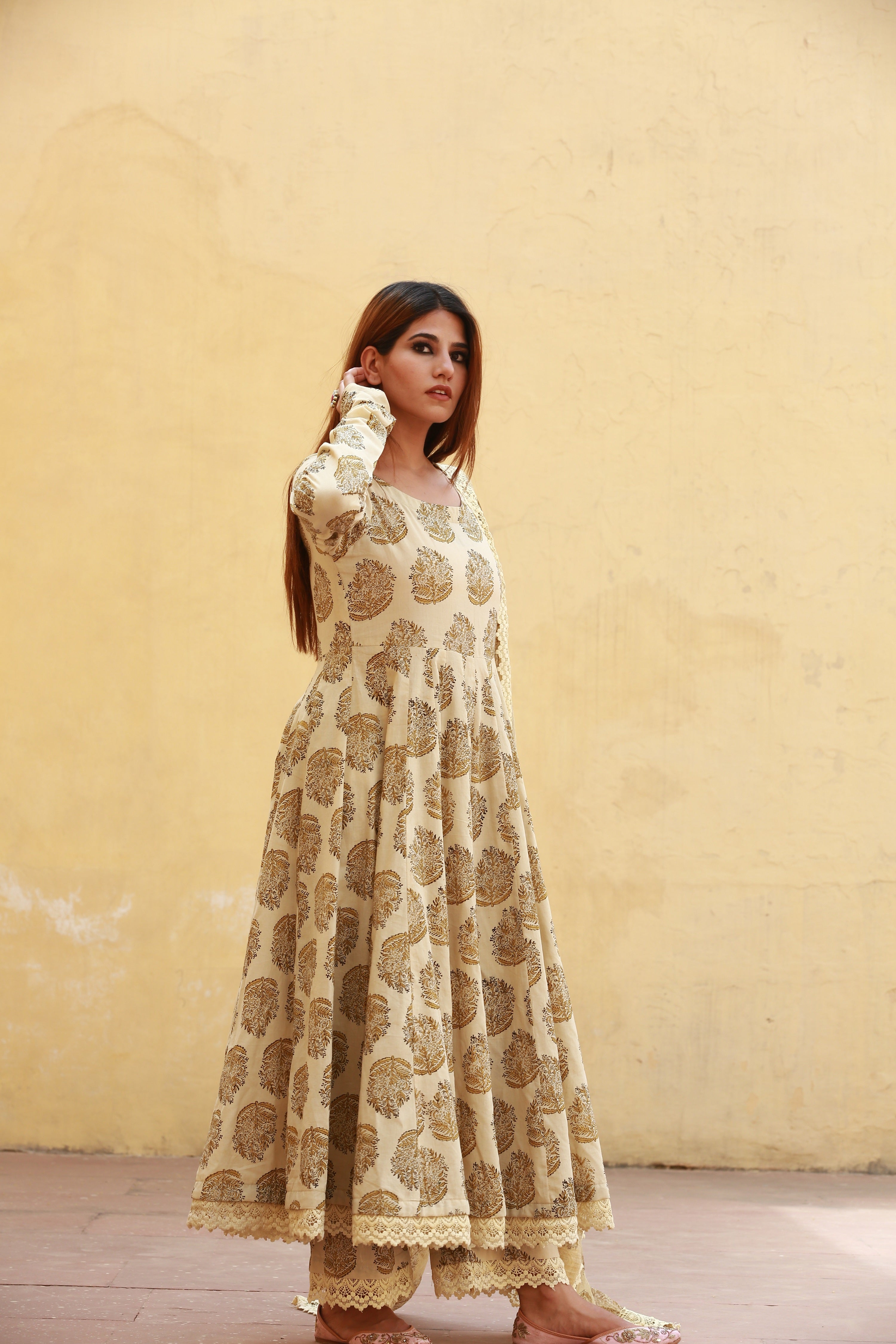 Beige colour on sale anarkali kurti