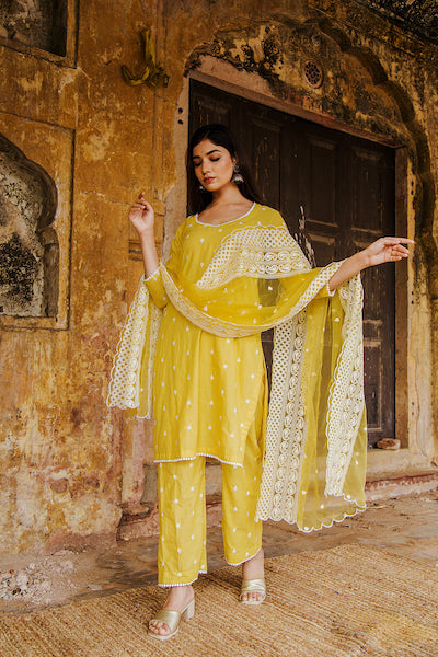 Janhvi Kapoor in Hairat Yellow Straight Set Gulabo Jaipur