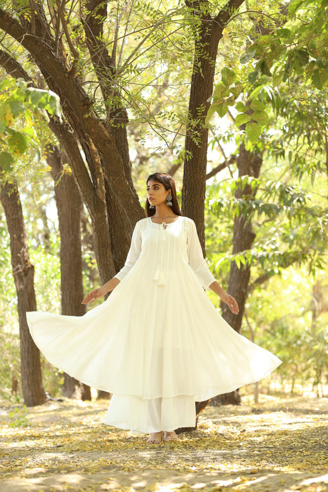 Kareena Kapoor In Glorious White Kalidar Set