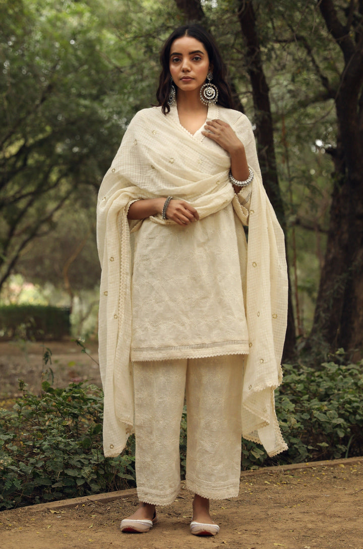 Khubi Offwhite Set Gulabo Jaipur