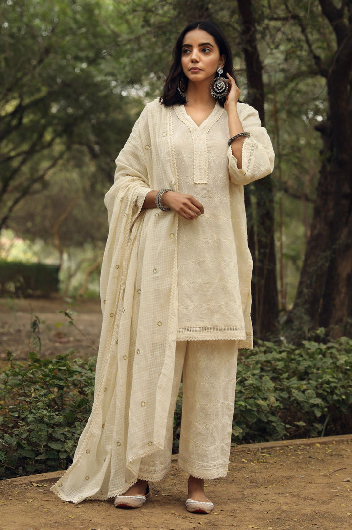 Khubi Offwhite Set Gulabo Jaipur