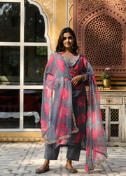 Georgette Bhandej Minal Grey Straight Kurta Set With Dupatta 2