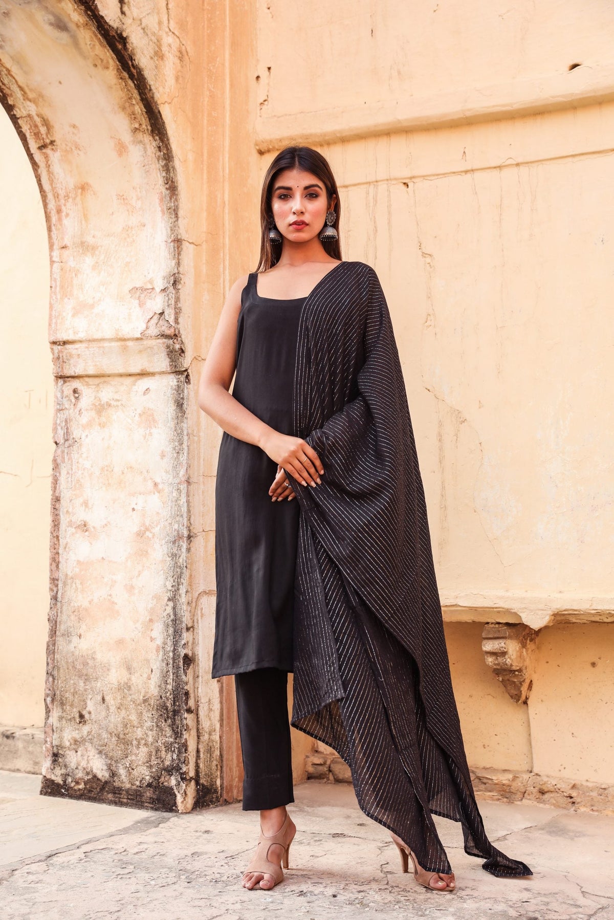 Noori Black Straight Kurta