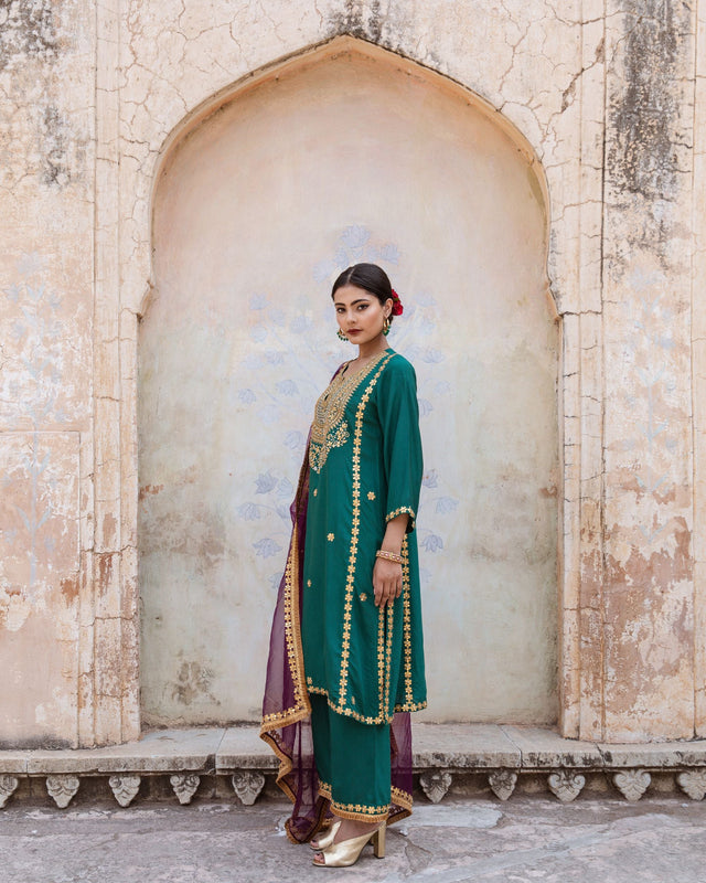 Roop Green Muslin Straight Kurta Set With Organza Dupatta