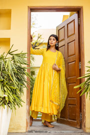 Resham Yellow Georgette Anarkali Set With Dupatta 2