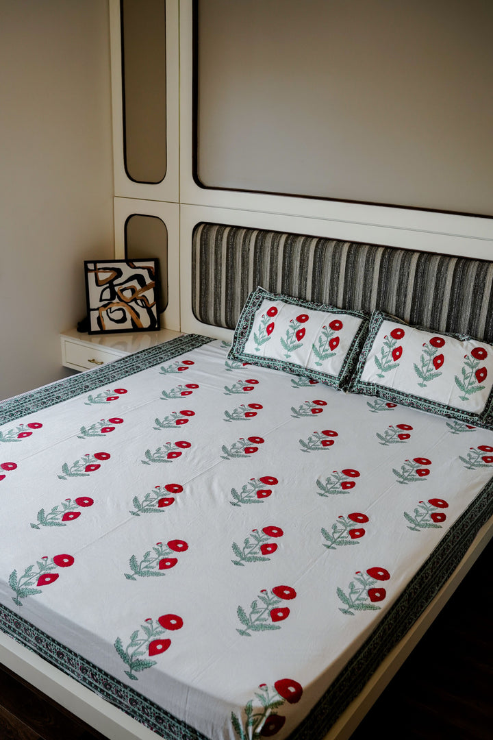 RED BLOOM BEDSHEET