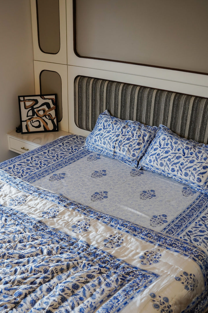 BLUE FLOWER BOOTA BEDSHEET SET