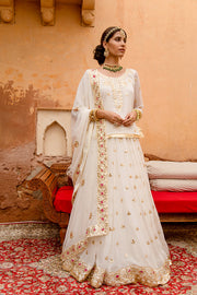 Georgette Kachi Patti Shagun White Lehenga With Dupatta 3