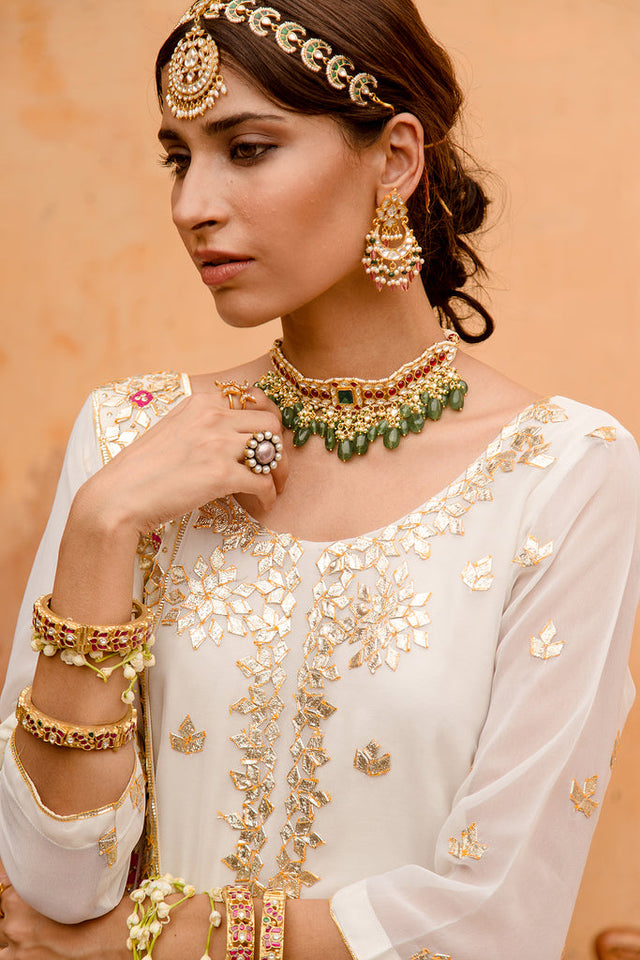 Georgette Kachi Patti Shagun White Lehenga With Dupatta