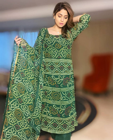 Shamita Shetty In Bhandej Georgette Naaz Green Straight Kurta Set With Dupatta