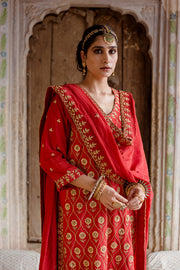 Gota And Taari Work Sweta Red Muslin Set With Dupatta 5