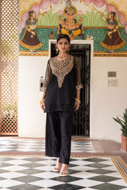 Zardozi Zifa Black Organza Kurta Set With Muslin Pant 4
